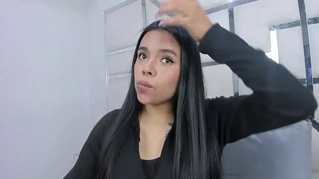 ZoeWan69 online show from 04/16/26, 02:07