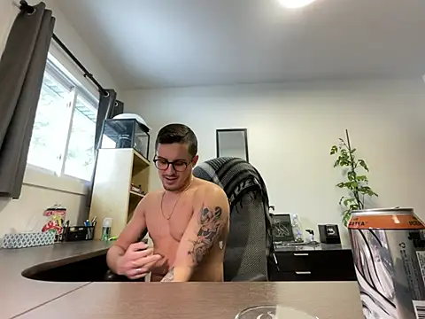 Snapshot of brandeyshow chatting on 03/15/25, 10:55 brandeyshow online show from 03/15/25, 10:55