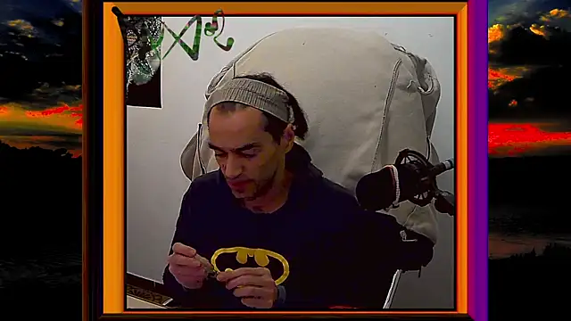 Snapshot of ReyDeBotones chatting on 03/03/26, 08:26 ReyDeBotones online show from 03/03/26, 08:26