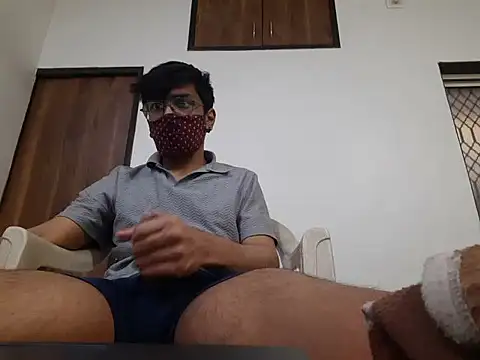 Snapshot of kk77102 chatting on 03/16/25, 12:00 kk77102 online show from 03/16/25, 12:00