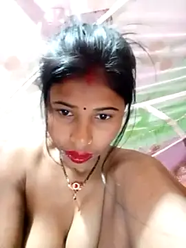 Snapshot of Miss_triha chatting on 03/18/25, 08:04 Miss triha online show from 03/18/25, 08:04