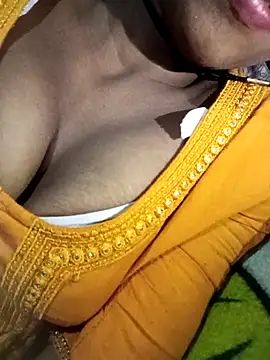 Snapshot of Miss_triha chatting on 09/18/25, 11:07 Miss triha online show from 09/18/25, 11:07