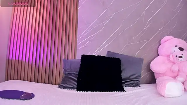 ariana jhonson1 online show from 10/16/25, 12:39