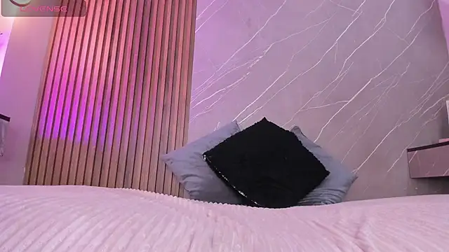 ariana jhonson1 online show from 11/24/25, 12:16