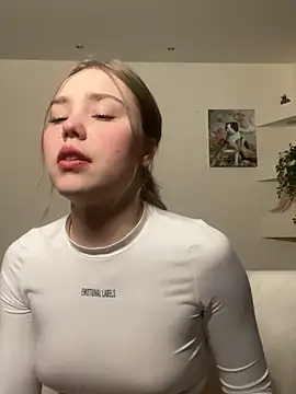 Snapshot of YourMegan chatting on 04/18/26, 06:34 YourMegan online show from 04/18/26, 06:34
