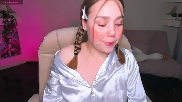 Snapshot of YourMegan chatting on 05/05/26, 06:38 YourMegan online show from 05/05/26, 06:38