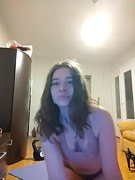 Snapshot of girliemilk chatting on 03/13/25, 01:54 girliemilk online show from 03/13/25, 01:54