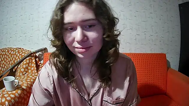 Snapshot of girliemilk chatting on 11/26/25, 08:10 girliemilk online show from 11/26/25, 08:10