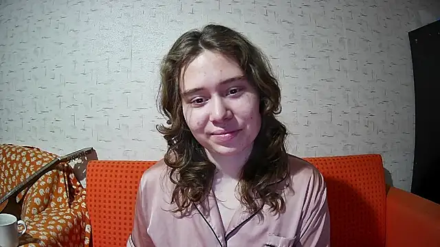 Snapshot of girliemilk chatting on 11/29/25, 08:12 girliemilk online show from 11/29/25, 08:12