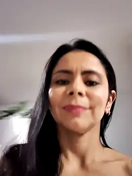 Snapshot of hema_gold chatting on 02/06/25, 11:48 hema gold online show from 02/06/25, 11:48