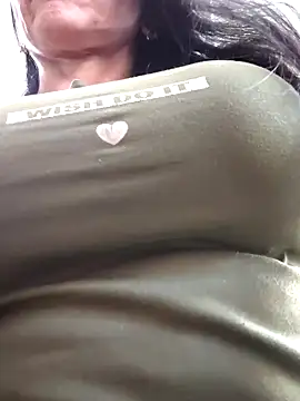 Snapshot of hema_gold chatting on 10/24/25, 03:30 hema gold online show from 10/24/25, 03:30