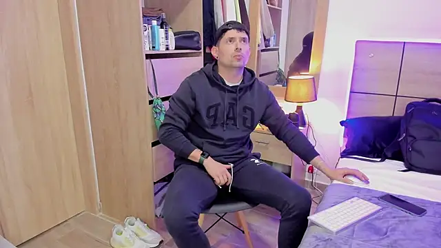 Snapshot of ILoveNYStyle chatting on 03/11/25, 07:25 ILoveNYStyle online show from 03/11/25, 07:25