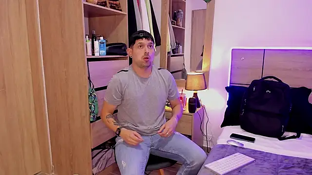 Snapshot of ILoveNYStyle chatting on 03/12/25, 09:03 ILoveNYStyle online show from 03/12/25, 09:03