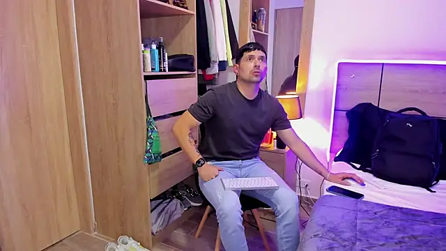 Snapshot of ILoveNYStyle chatting on 03/14/25, 12:43 ILoveNYStyle online show from 03/14/25, 12:43