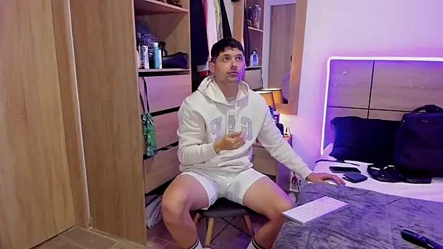 Snapshot of ILoveNYStyle chatting on 03/18/25, 10:36 ILoveNYStyle online show from 03/18/25, 10:36