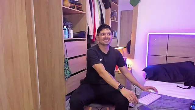 Snapshot of ILoveNYStyle chatting on 03/20/25, 09:56 ILoveNYStyle online show from 03/20/25, 09:56