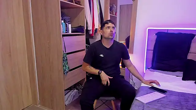 Snapshot of ILoveNYStyle chatting on 03/21/25, 01:34 ILoveNYStyle online show from 03/21/25, 01:34