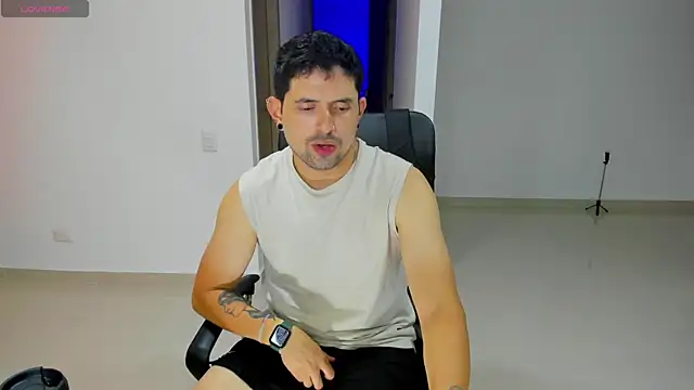 Snapshot of ILoveNYStyle chatting on 10/01/25, 11:22 ILoveNYStyle online show from 10/01/25, 11:22