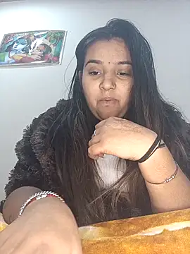 Snapshot of RAYI_01 chatting on 02/08/25, 05:08 RAYI 01 online show from 02/08/25, 05:08