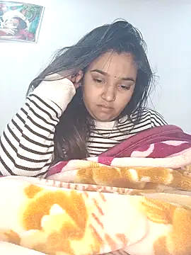 Snapshot of RAYI_01 chatting on 02/09/25, 11:04 RAYI 01 online show from 02/09/25, 11:04