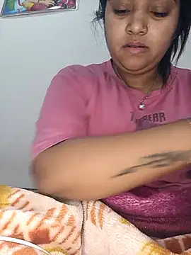 Snapshot of RAYI_01 chatting on 02/14/25, 03:00 RAYI 01 online show from 02/14/25, 03:00