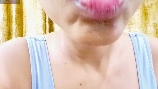 Snapshot of RAYI_01 chatting on 09/28/25, 04:01 RAYI 01 online show from 09/28/25, 04:01