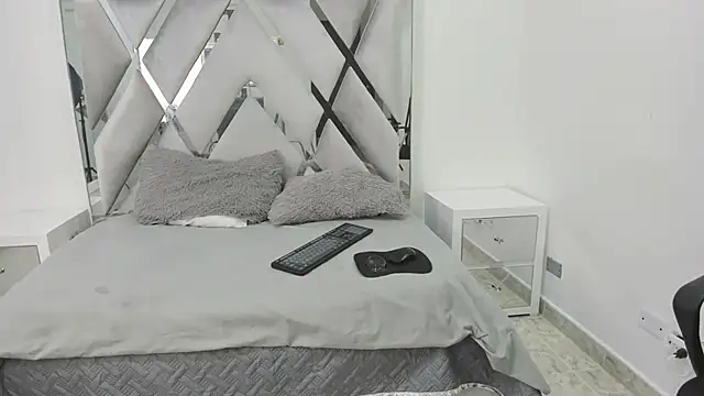 Your Lady Milf online show from 02/25/25, 12:24