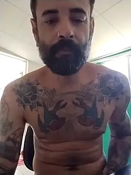 Snapshot of xdandan69 chatting on 12/17/25, 04:02 xdandan69 online show from 12/17/25, 04:02