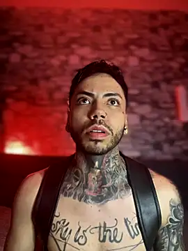 Snapshot of Walker_Thomas1 chatting on 09/21/25, 02:13 Walker Thomas1 online show from 09/21/25, 02:13