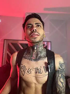 Snapshot of Walker_Thomas1 chatting on 12/14/25, 02:11 Walker Thomas1 online show from 12/14/25, 02:11