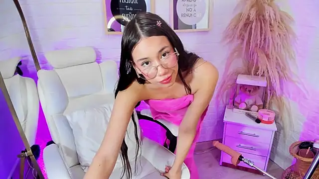 Snapshot of BarbieGirl___ chatting on 02/18/25, 06:59 BarbieGirl online show from 02/18/25, 06:59