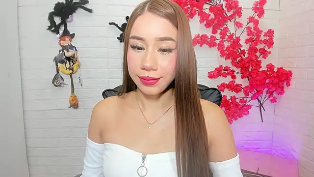 Snapshot of BarbieGirl___ chatting on 10/30/25, 04:58 BarbieGirl online show from 10/30/25, 04:58