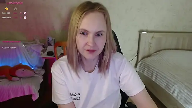 Snapshot of Agatha_Mott chatting on 11/03/25, 03:08 Agatha Mott online show from 11/03/25, 03:08