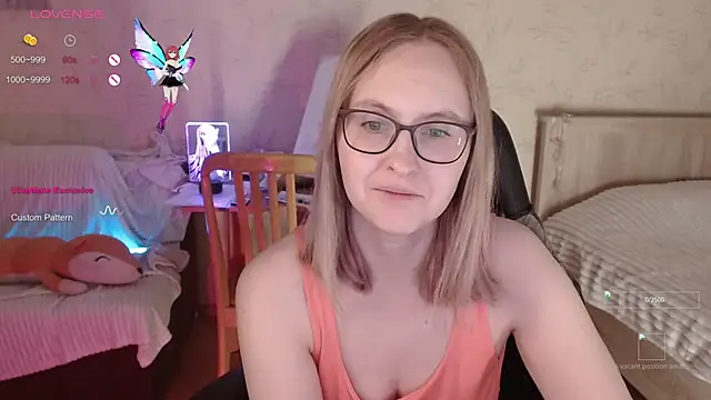 Snapshot of Agatha_Mott chatting on 11/16/25, 02:17 Agatha Mott online show from 11/16/25, 02:17