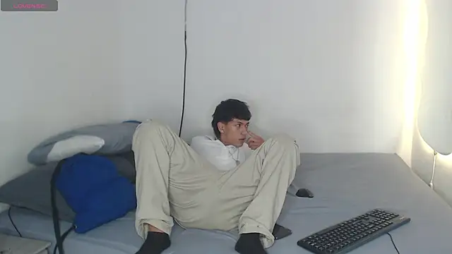 Snapshot of the_murderer chatting on 03/22/25, 05:39 the murderer online show from 03/22/25, 05:39