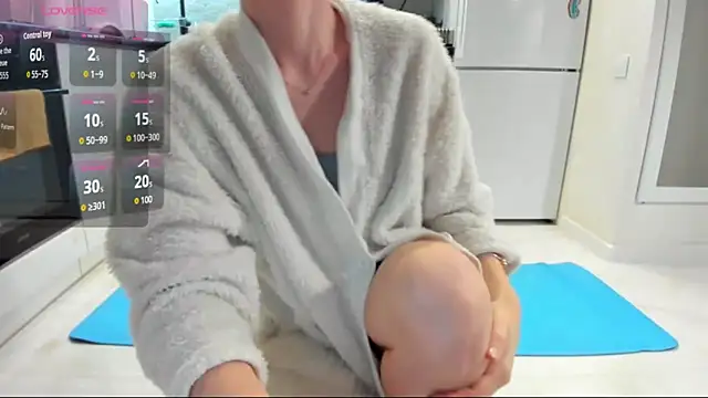 Snapshot of Katya_yoga chatting on 11/22/25, 04:55 Katya yoga online show from 11/22/25, 04:55