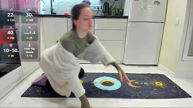 Snapshot of Katya_yoga chatting on 12/21/25, 04:30 Katya yoga online show from 12/21/25, 04:30