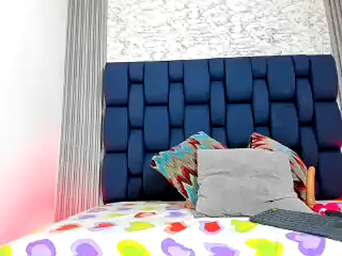 Ashlyaurora online show from 02/14/25, 04:58