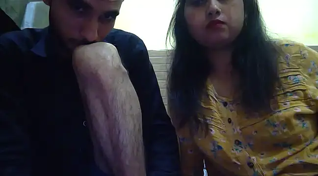 Snapshot of Queen_Couple chatting on 02/14/25, 11:10 Queen Couple online show from 02/14/25, 11:10