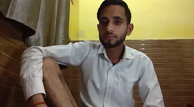 Snapshot of Queen_Couple chatting on 02/17/25, 05:32 Queen Couple online show from 02/17/25, 05:32