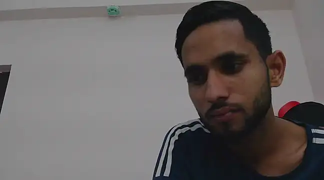 Snapshot of Queen_Couple chatting on 02/19/25, 06:11 Queen Couple online show from 02/19/25, 06:11