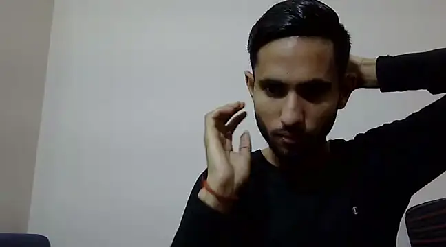 Snapshot of Queen_Couple chatting on 03/01/25, 06:35 Queen Couple online show from 03/01/25, 06:35