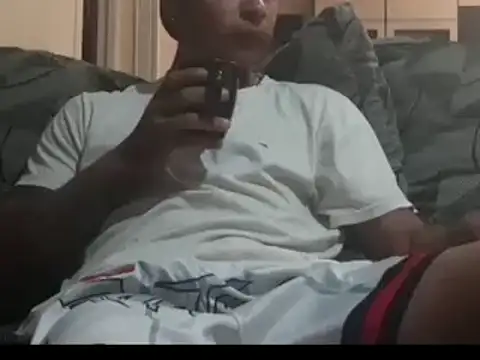 Snapshot of crow07xx chatting on 02/02/25, 06:10 crow07xx online show from 02/02/25, 06:10