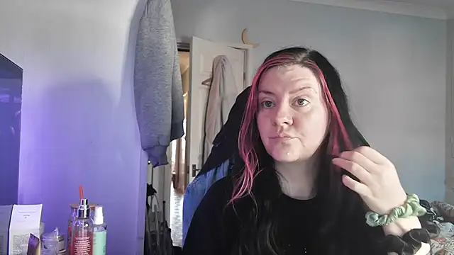 Snapshot of AureliaXOX chatting on 11/12/25, 08:48 AureliaXOX online show from 11/12/25, 08:48