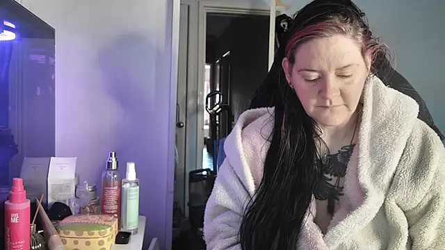 Snapshot of AureliaXOX chatting on 11/17/25, 09:04 AureliaXOX online show from 11/17/25, 09:04