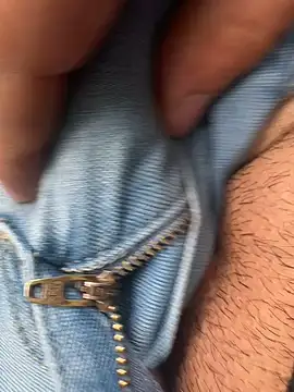 Snapshot of sark0606 chatting on 02/10/25, 11:04 sark0606 online show from 02/10/25, 11:04