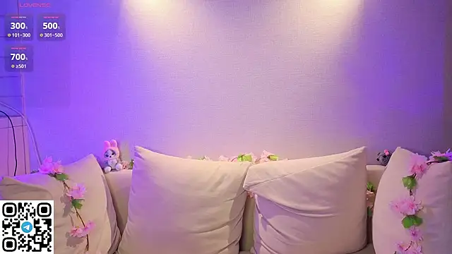 Snapshot of Anadeyaaa chatting on 11/21/25, 11:58 Anadeyaaa online show from 11/21/25, 11:58