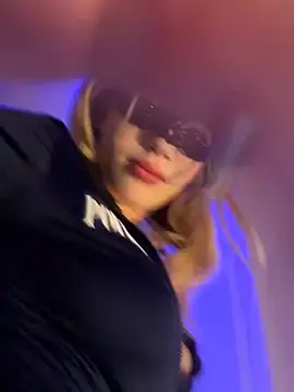 Snapshot of angeleyezlolita chatting on 02/13/25, 05:01 angeleyezlolita online show from 02/13/25, 05:01