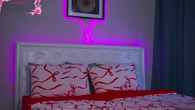 LeaCox  online show from 11/21/25, 07:40