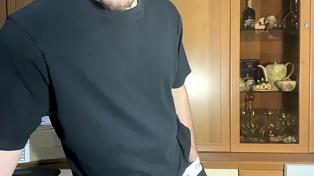 NaplesGuy04 online show from 02/12/25, 05:37